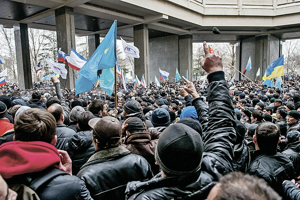 Весной 2014 года крымские татары не очень сильно хотели в Россию, а теперь не любят про это вспоминать. Фото: Агентство "Восток Фото"