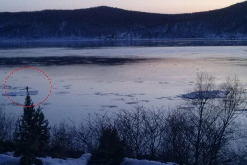 14-летний школьник проплыл на льдине по Ангаре 3 километра