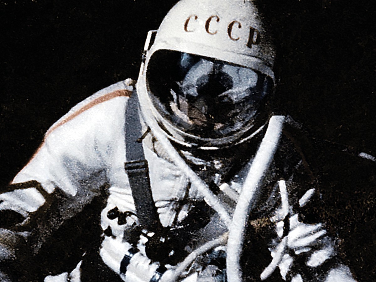 Алексей Леонов первым вышел в открытый космос