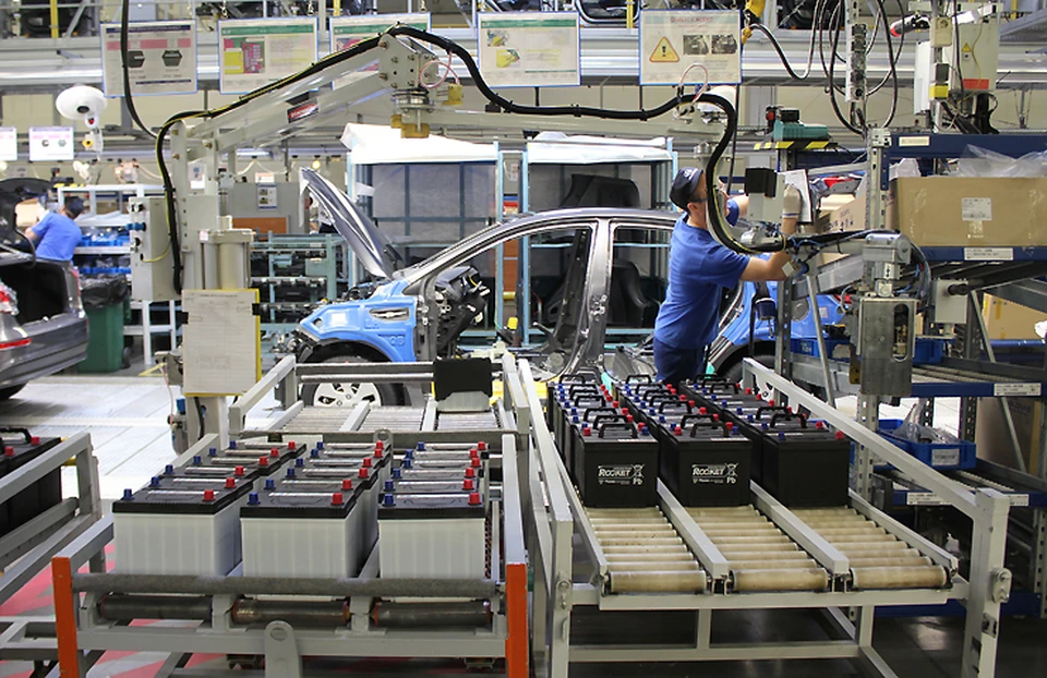 На заводе Hyundai в Санкт-Петербурге машины собирают по полному циклу - начиная с изготовления и окрашивания кузовов.