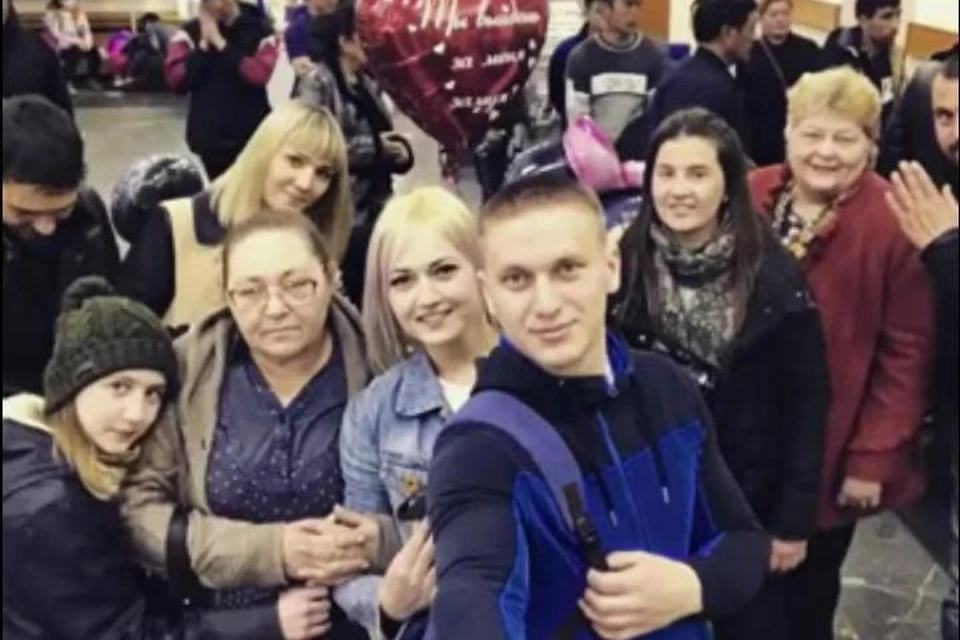 Иркутянин сделал предложение руки и сердца невесте в аэропорту