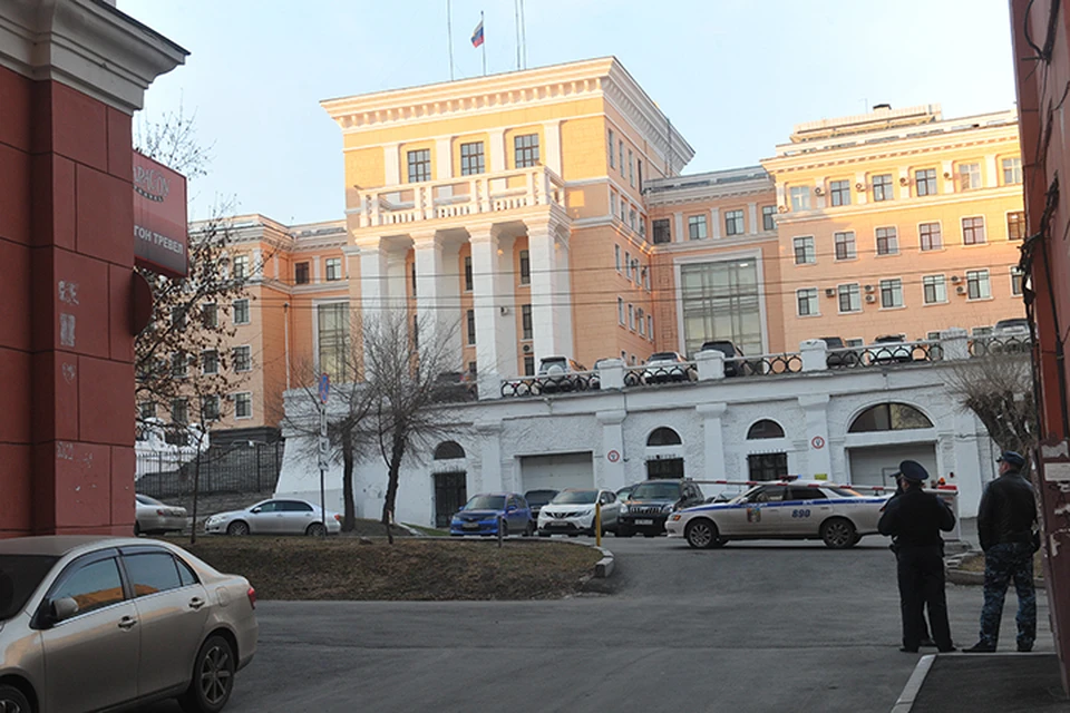 Подросток, устроивший стрельбу в здании ФСБ в Хабаровске, погиб от собственной пули