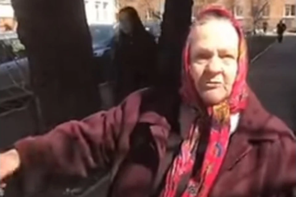 Звезда интернета баба Валя - о новостях прошедшей недели в Иркутской области: «Лесные пожары по вине злых людей». ФОТО: Фейсбук Дениса Гука