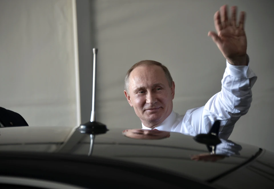 Президент России Владимир Путин освободил от занимаемых должностей 12 генералов МВД, МЧС и Следственного комитета.