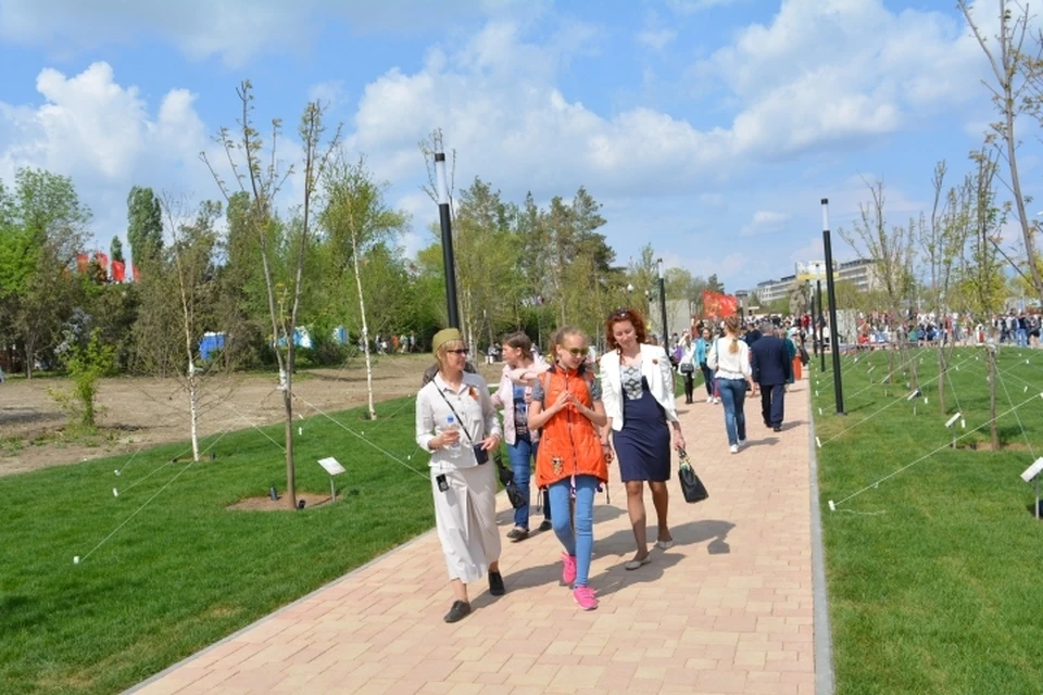 Аллею торжественно открыли в День победы.