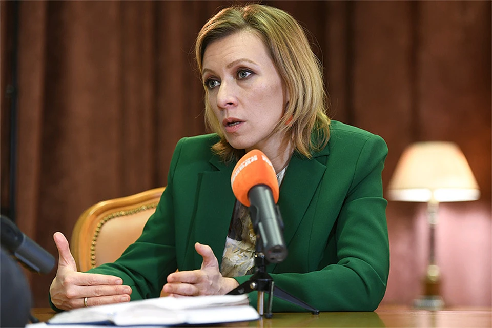 Официальный представитель МИД России Мария Захарова во время интервью.
