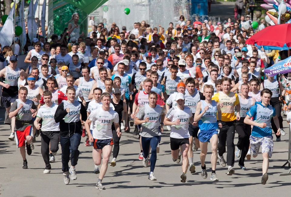 Сбербанк в шестой раз проведет по всей стране «Зеленый марафон» — самую масштабную акцию, пропагандирующую активный семейный отдых и здоровый образ жизни.