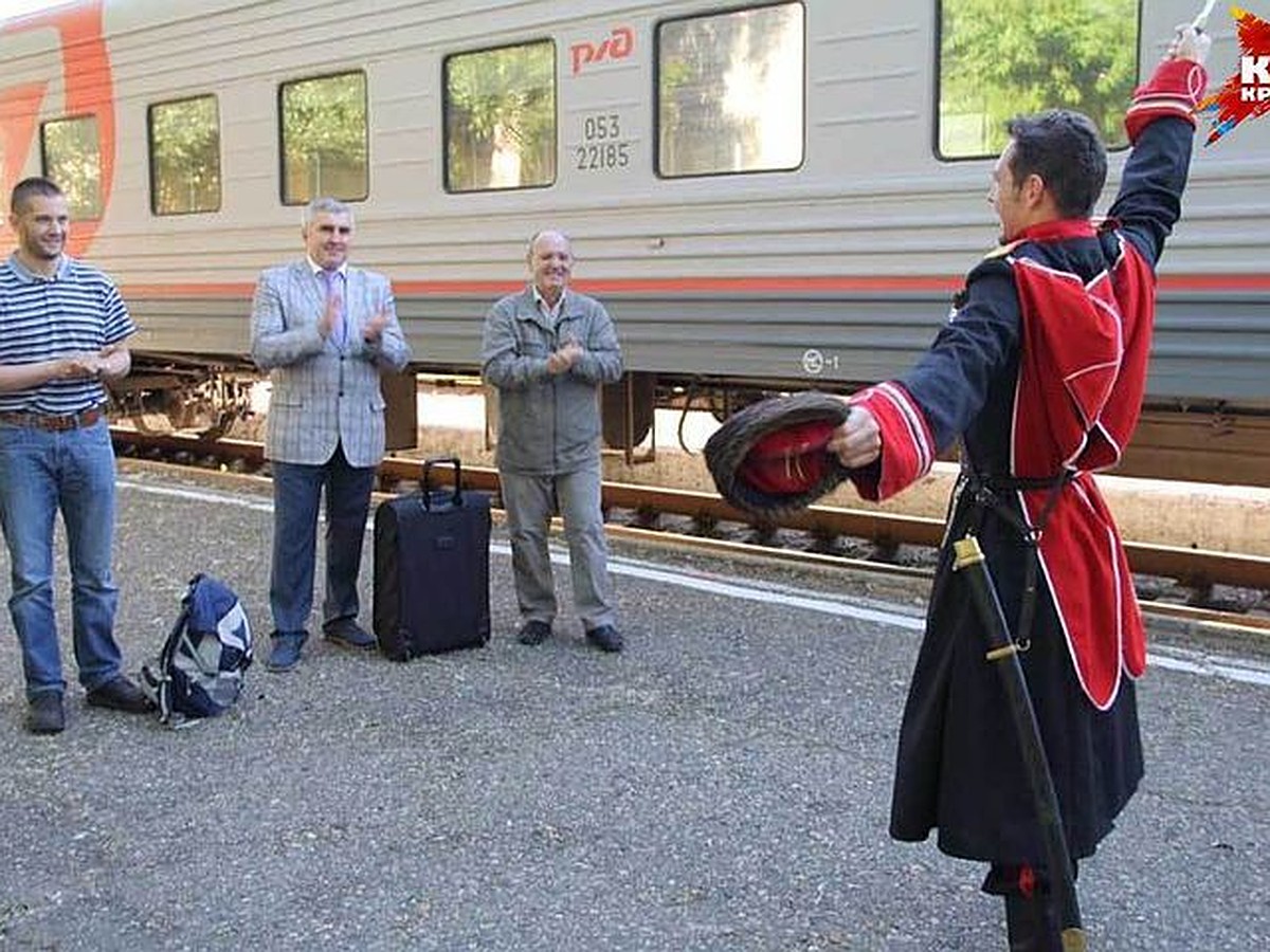 Главу семьи секс-беженцев из Германии в Ставрополе встретили казаки с  шашками - KP.RU