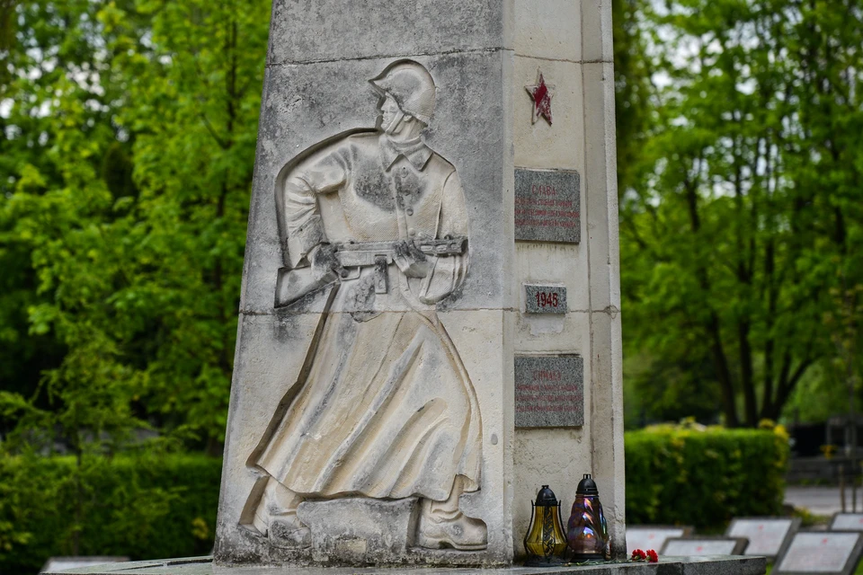 Памятник советским воинам в Кракове.