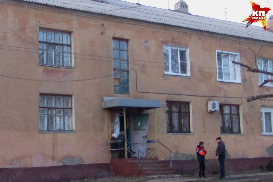 Жильцы улицы Газина, 5 вышли на пикет к мэрии, требуя переселения