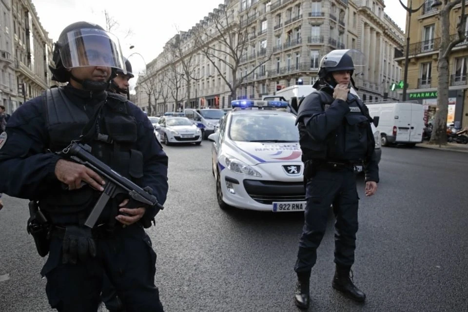 Наверное полиция тоже задаётся вопросом, почему теракты в Европе устраивают "местные", а не приезжие.