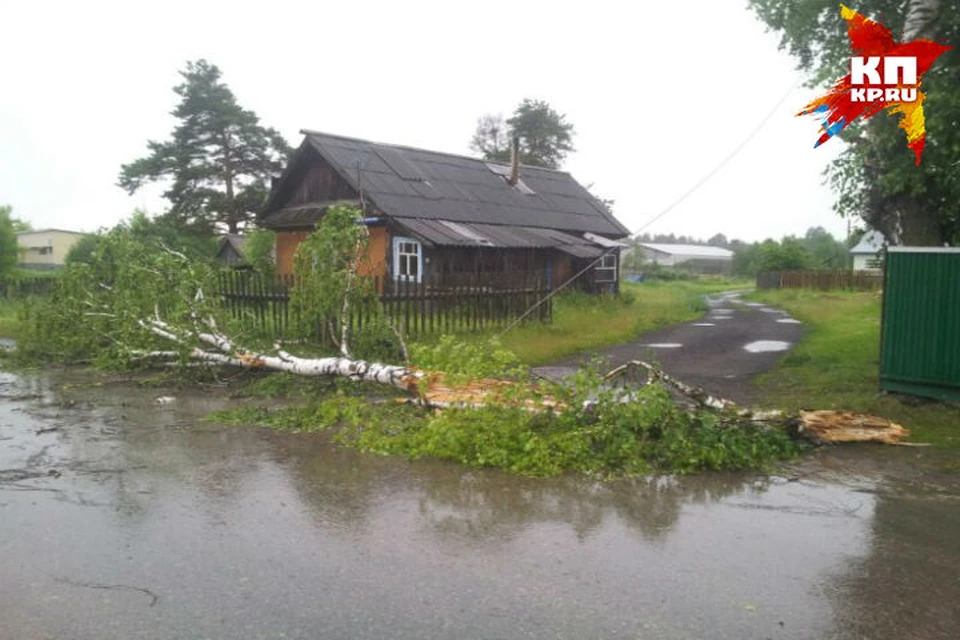По Нижегородской области пронеслись две волны урагана.