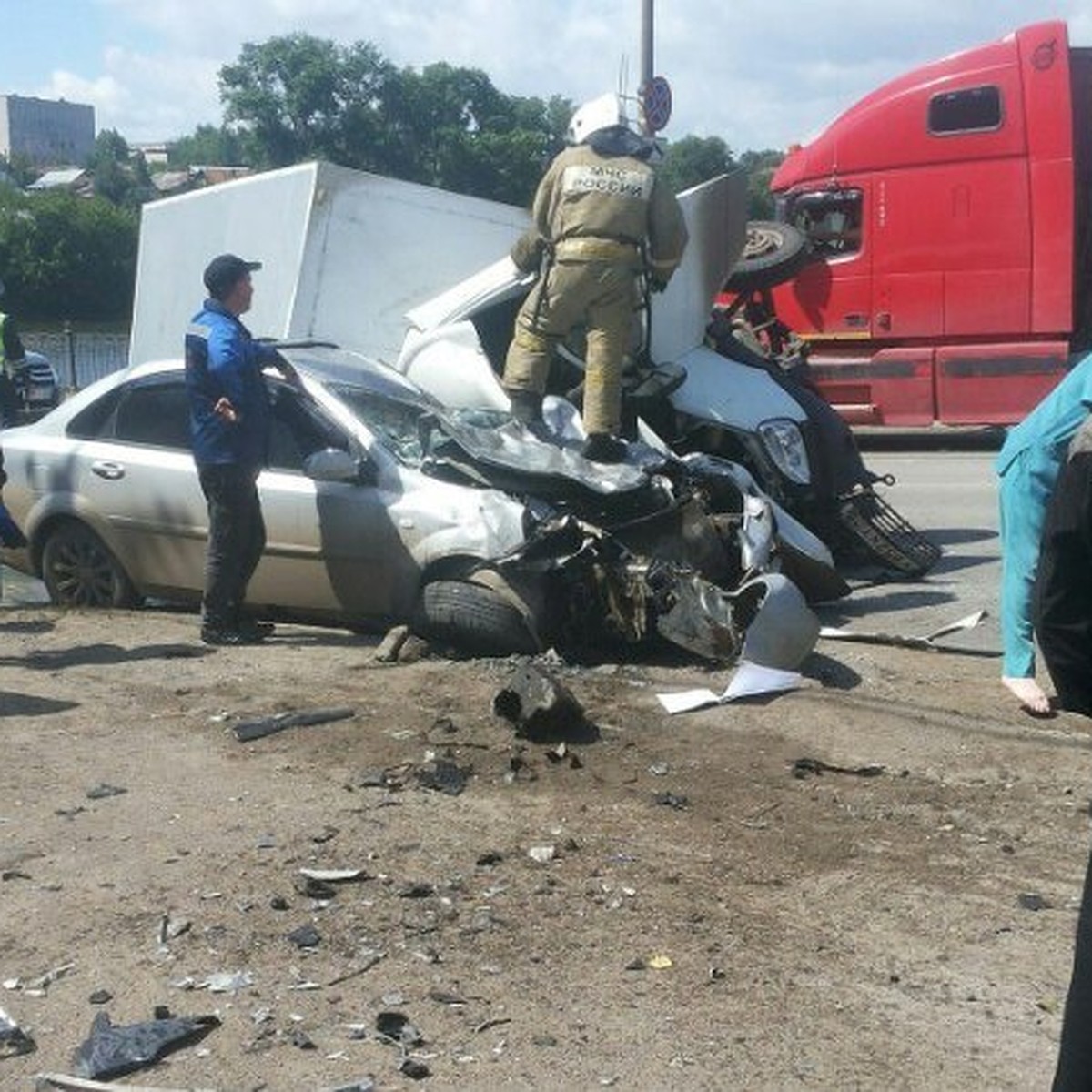 В центре Каменска-Уральского массовая авария: четыре человека серьезно  пострадали - KP.RU