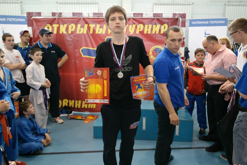 Саша - серебряный призер городских соревнований по рукопашному бою.