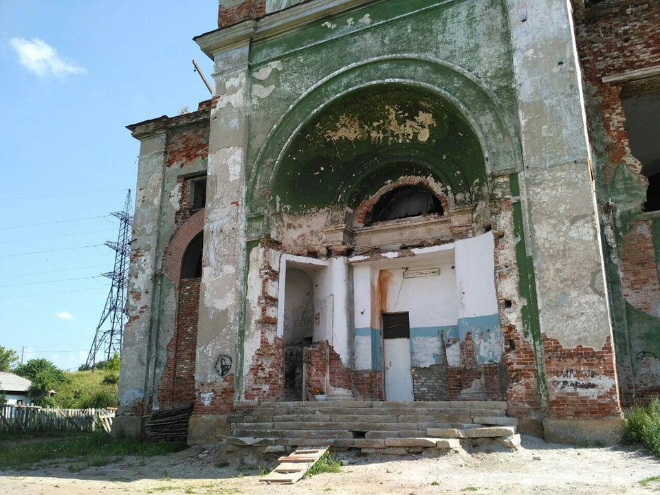 Свято-Троицкий храм жители Кыштыма начали восстанавливать четыре года назад.