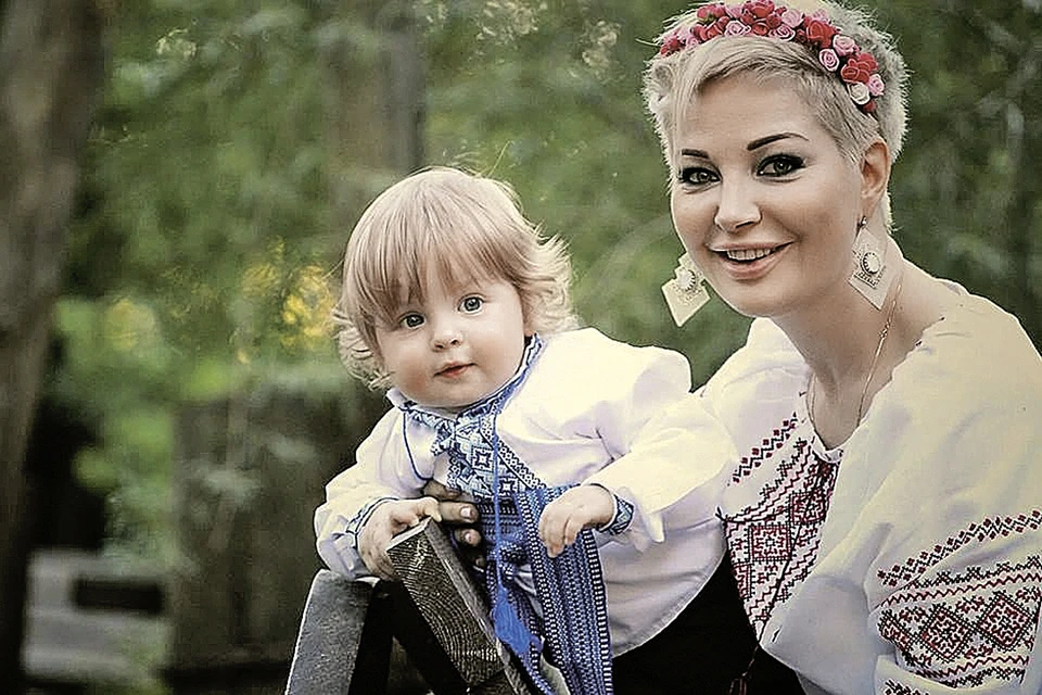 Мария Максакова со своим годовалым сыном Иваном.