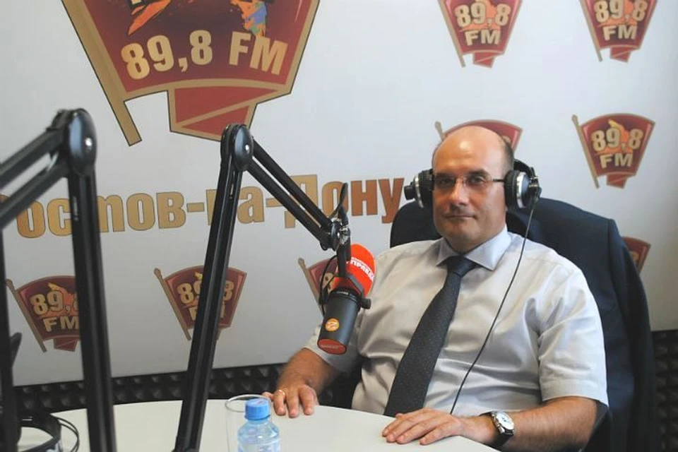 Андрей Буров в студии радио "Комсомольская правда Ростов"