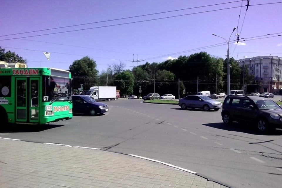 Перекресток ярославль. Перекрестки дорог в Ярославле. Самый опасный перекресток в мире. Проезд перекрестков в Ярославле.