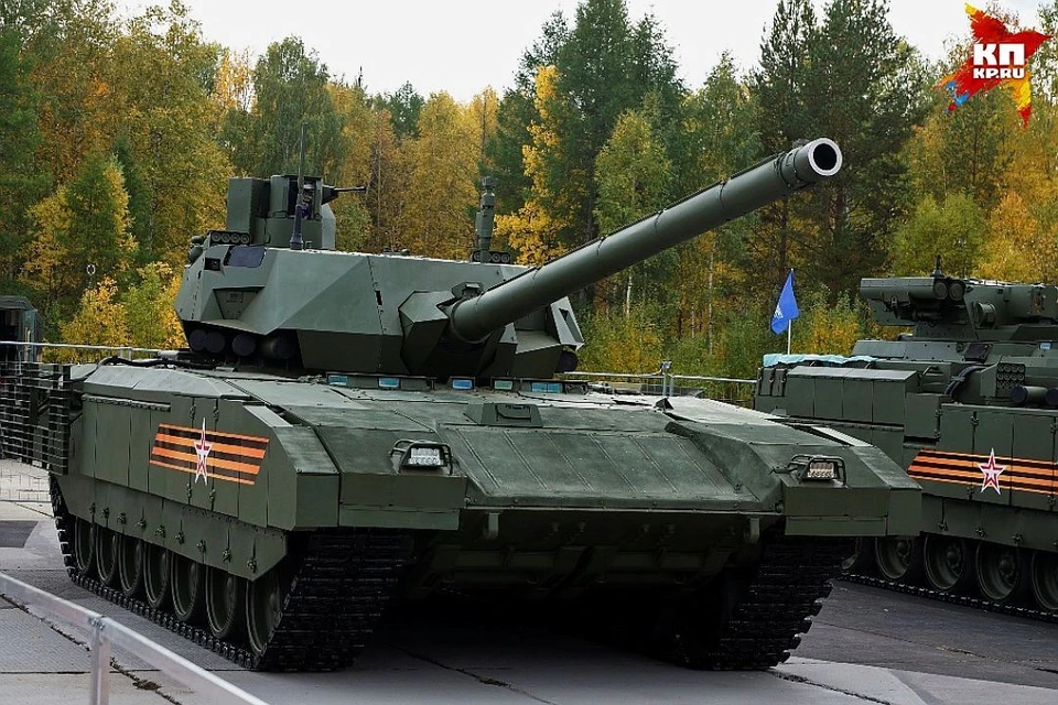 На Уралвагонзаводе производят знаменитый танк "Армата".