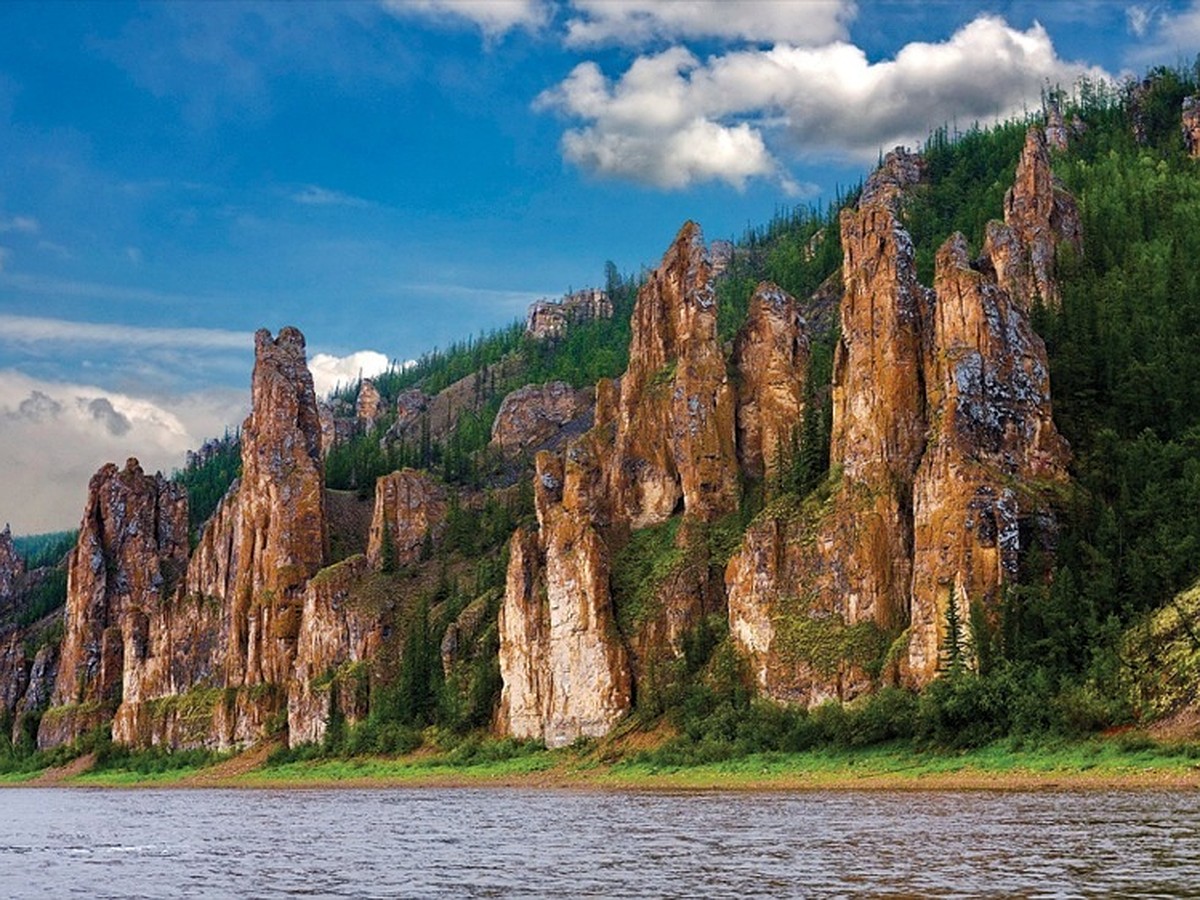 Природные объекты западной сибири. Природный парк Ленские столбы. Национальный природный парк Ленские столбы Якутия. Река Лена Ленские столбы. Природный парк Ленские столбы ЮНЕСКО.