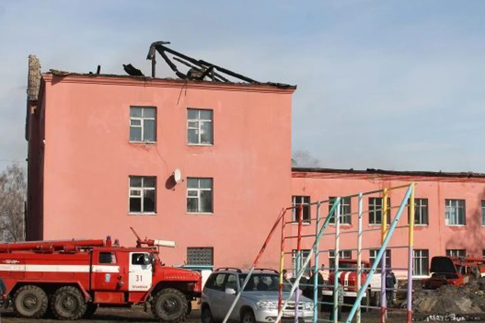 После пожара, который случился в апреле, школу в поселке Гордеевский до сих пор ремонтируют