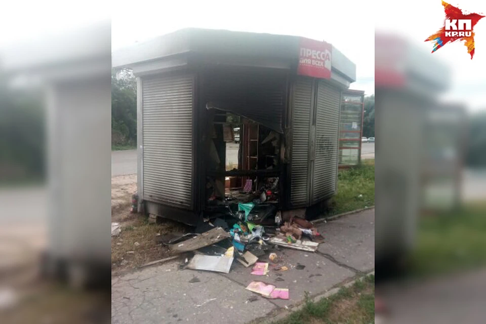 Газетный киоск в Нижнем Новгороде демонтировали, а потом подожгли. Фото: Андрей Тимофеев