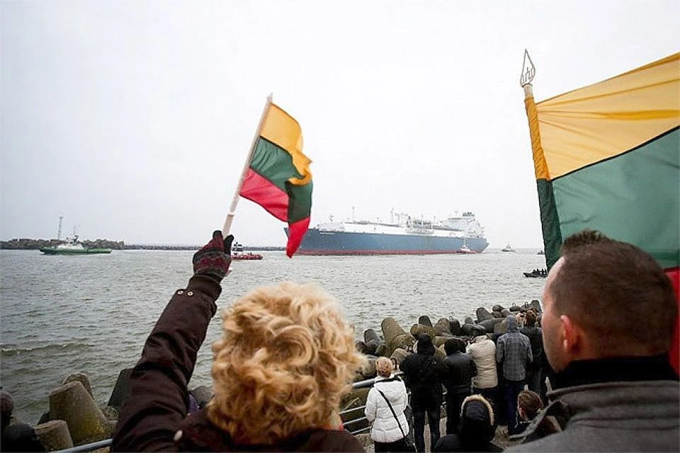 Власти Литвы хотят выкупить судно-газохранилище Independence. Фото: с сайта news.xinhuanet.com