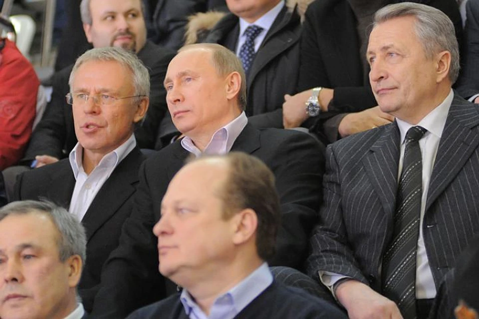 В 2012 году Владимир Путин побывал в Перми на хоккейном матче.
