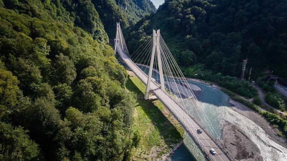 В горах Красной Поляны под камнепад попал ребенок