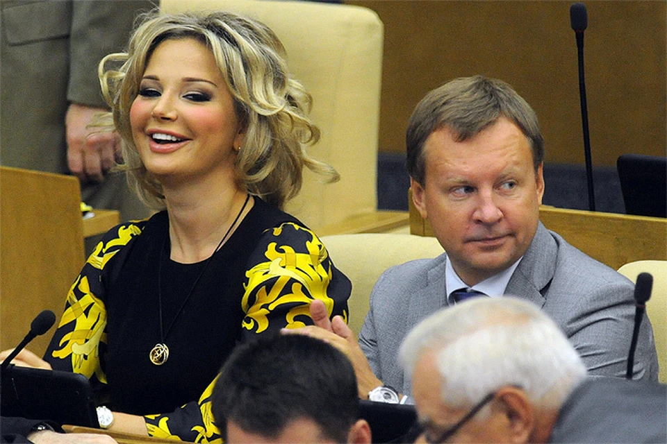 2015 год, Мария Максакова и Денис Вороненков - действующие депутаты Госдумы РФ.
