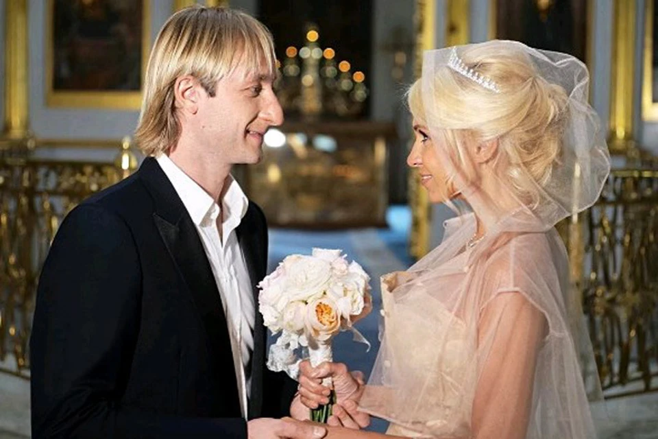 Евгений Плющенко и Яна Рудковская обвенчались после восьми лет брака.