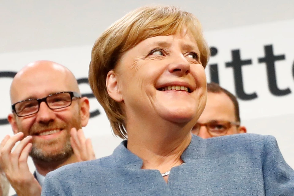 Абсолютно все эксперты и соцопросы справедливо предрекали лидерство действующему канцлеру ФРГ Ангеле Меркель.