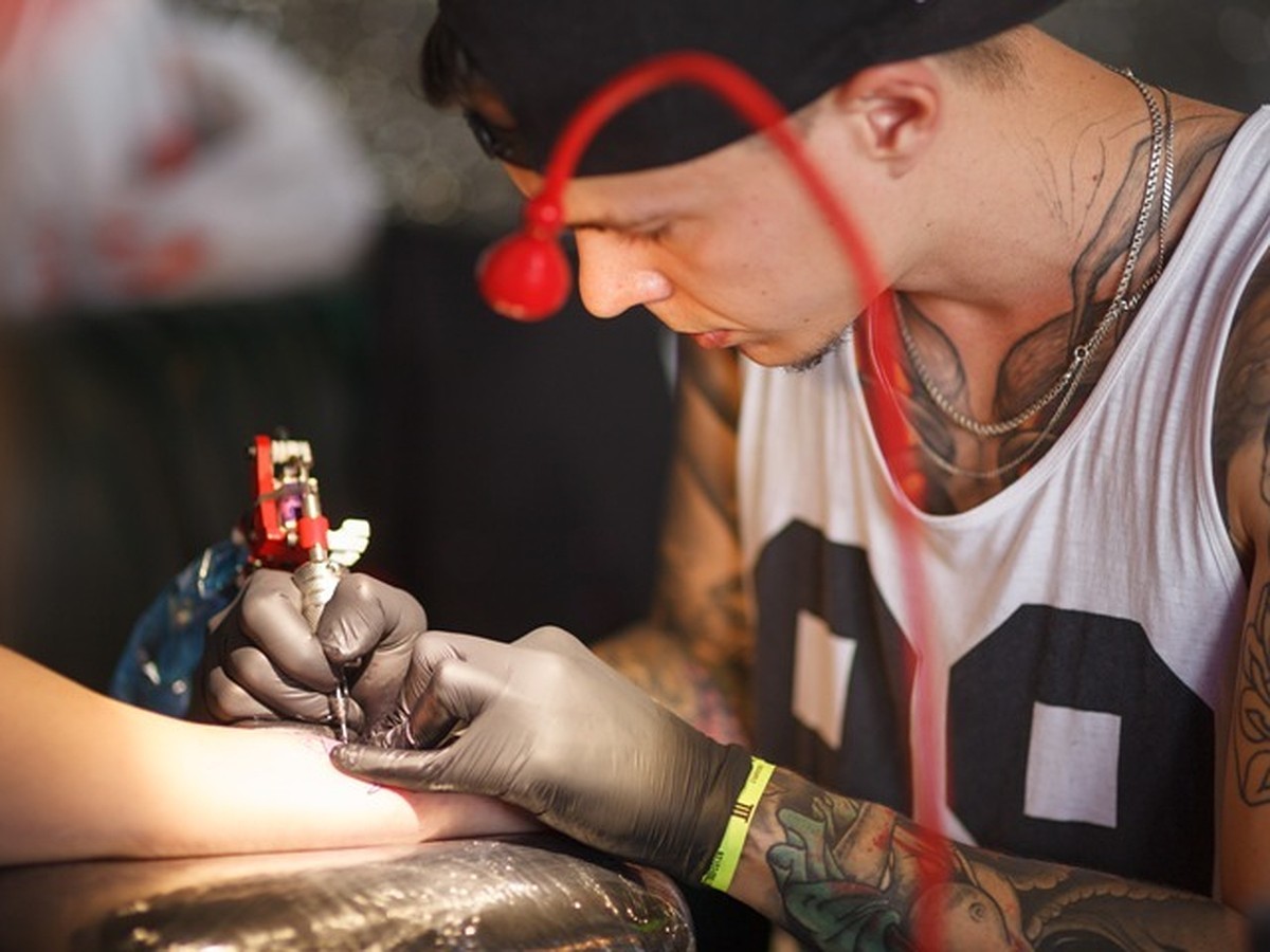 Почему подростки мечтают о татуировках