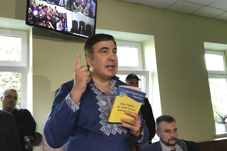 Экс-губернатор Одессы и экс-президент Грузии подал заявление о предоставлении ему на Украине политубежища.