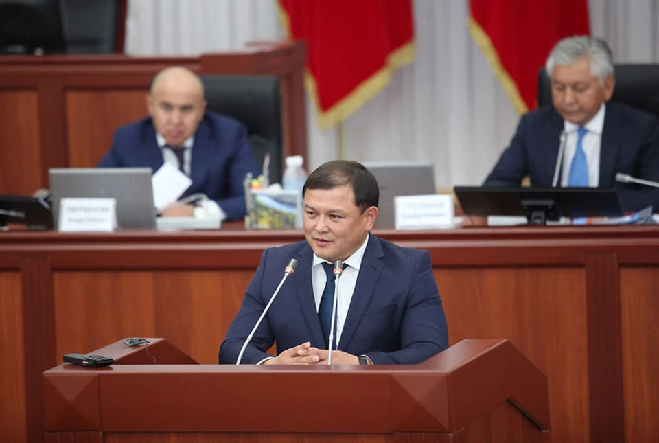 Новым спикером парламента стал Дастан Джумабеков.