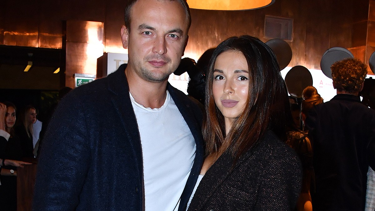 Менің кискамды вакуумдық сорғымен үлкейтті Жалаңаш әншілер мен суретшілердің жасырын камера суреттері