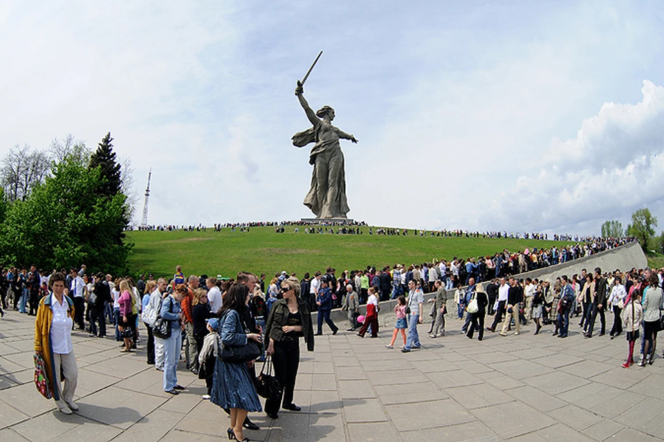 Не удивительно, что Волгоград у россиян, прежде всего, ассоциируется с Мамаевым курганом.