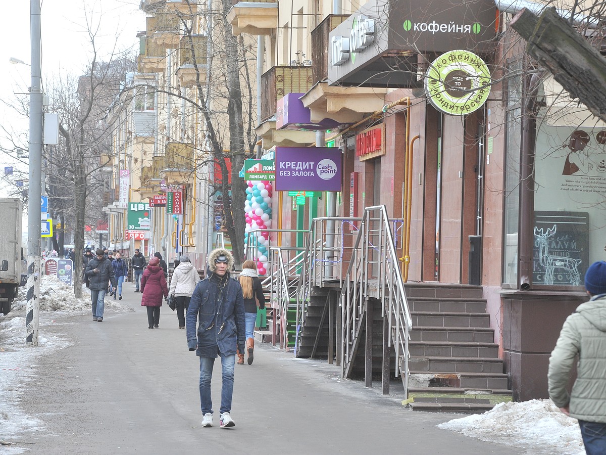 Бизнесмены «взяли в плен» бабушку и рушат дом в центре Челябинска - KP.RU