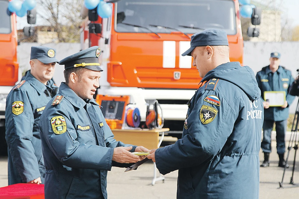 Вручение новой техники - значимое событие для пожарно-спасательного подразделения. Фото: Пресс-служба МЧС России