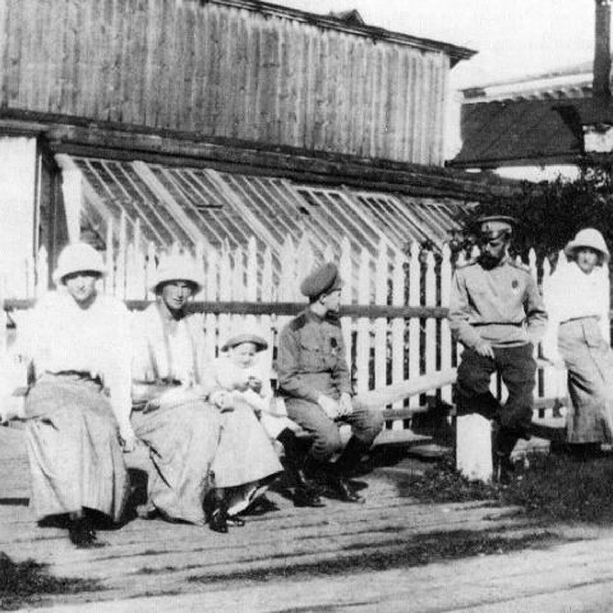 Царская семья в Тобольске 1917