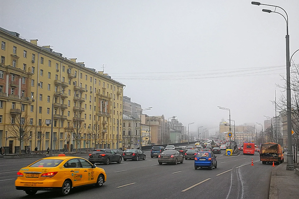 Туман над Москвой не развеется как минимум до утра субботы.