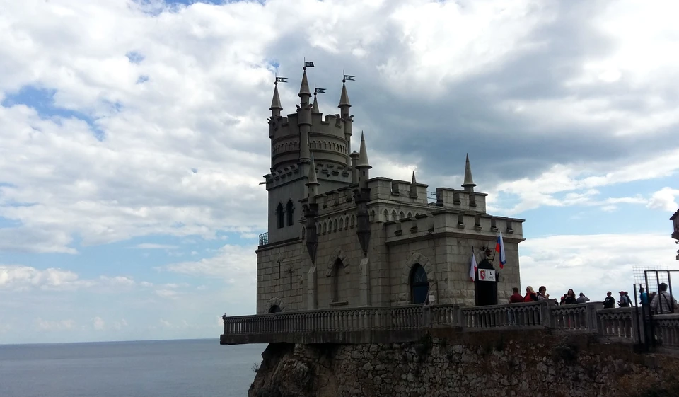 На новогодние праздники в Крыму ждали 100 тысяч туристов.