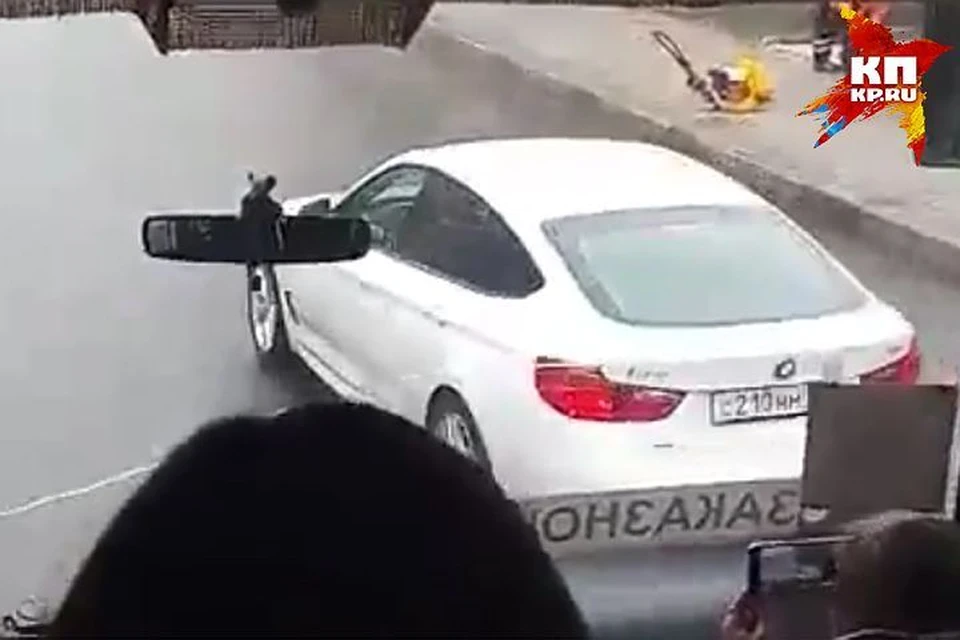 Мажор на BMW, устроивший охоту на школьный автобус в Нижнем Новгороде, отделался штрафом