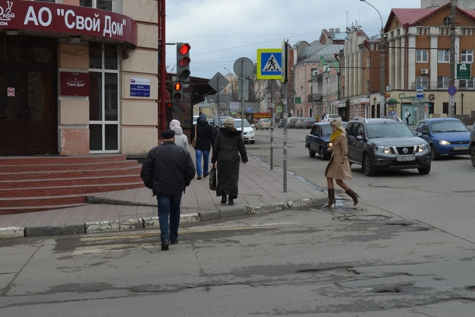 Липчане жалуются на работу светофора на перекрестке улиц Первомайская и Фрунзе