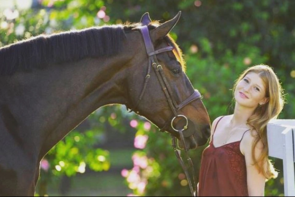 Дженни Гейтс обожает лошадей.
