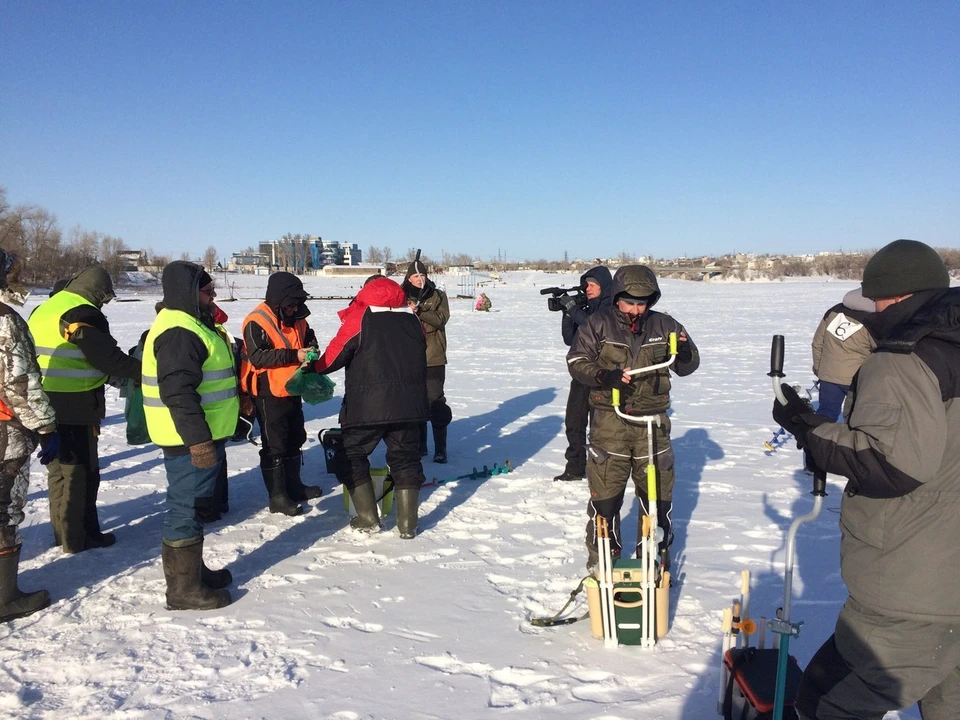 Сильный мороз и ветер не испугали 11 любителей подледной рыбалки. Фото: Федерации рыболовного спорта Волгоградской области