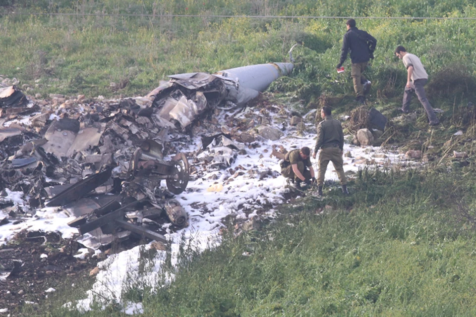 В сети появились фото с места падения F-16 ВВС Израиля, сбитого сирийцами