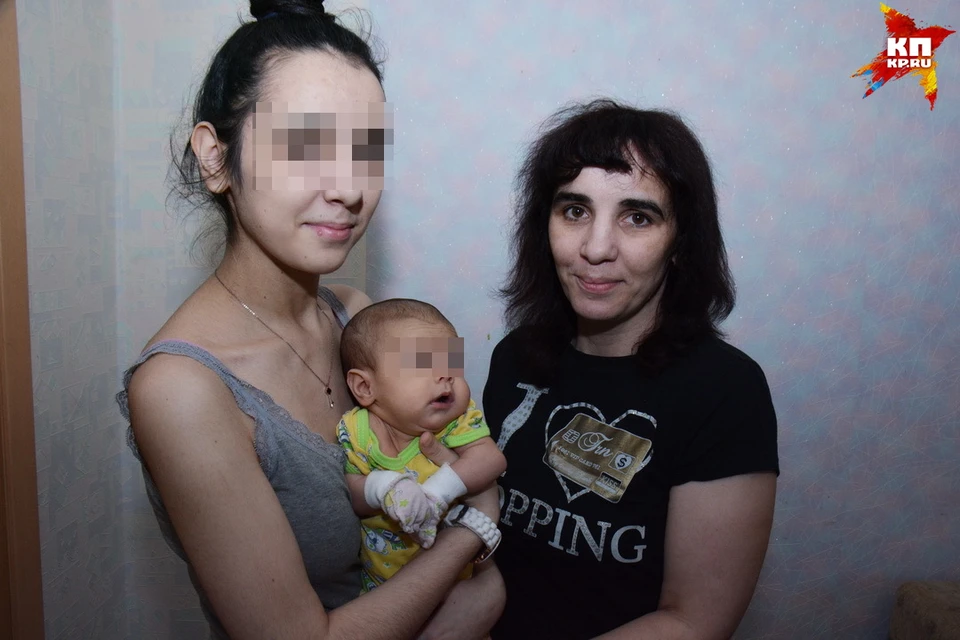 Мама Зои, Ирина, считает мигранта, от которого ее дочка родила ребенка, родным сыном.