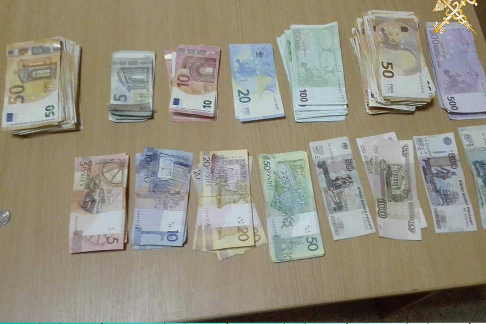 Деньги и золото конфискат границы Белоруссия. 20 тыс долл