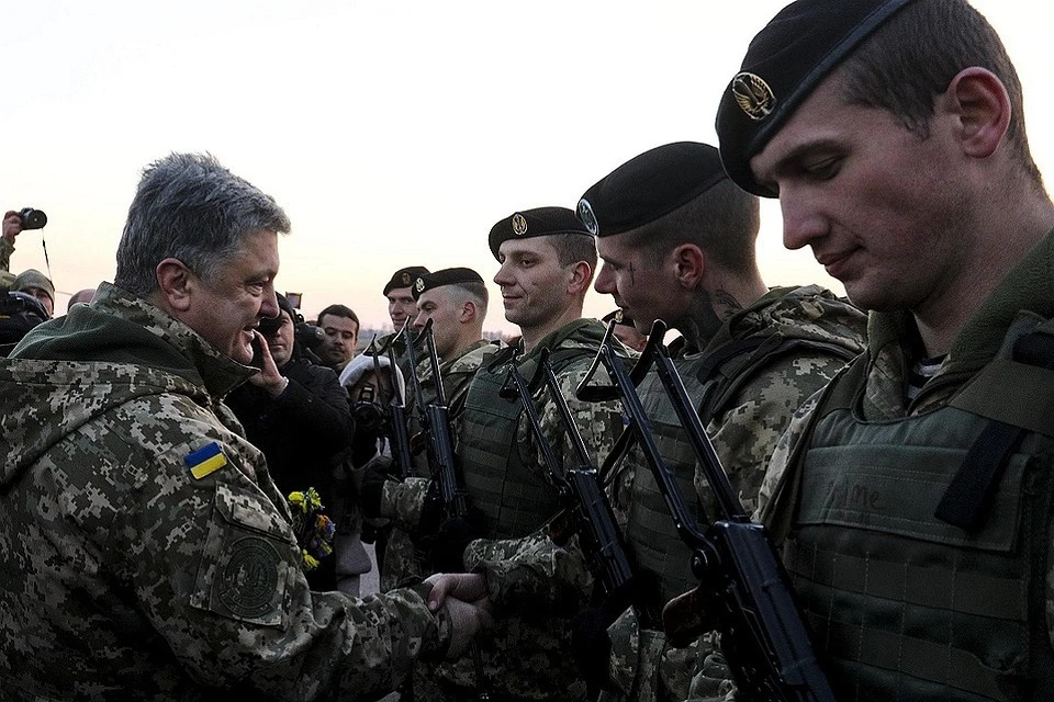 Каждый раз, когда Петр Порошенко выезжает в зону так называемой АТО, он выдает сразу несколько спичей о том, что армия Украины стала сильнейшей в Европе